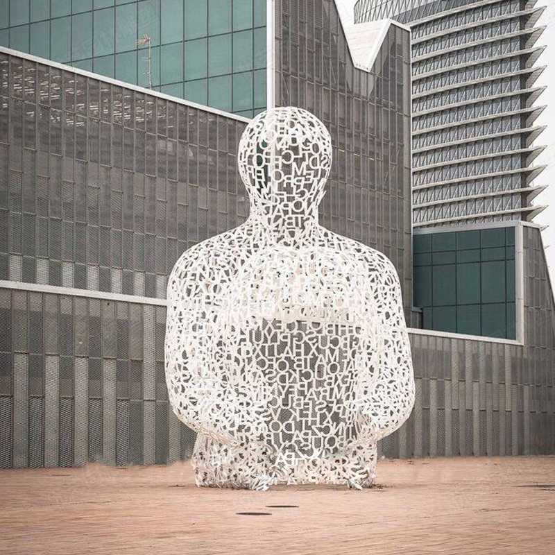 不銹鋼雕塑工廠,鏤空不銹鋼人物雕塑